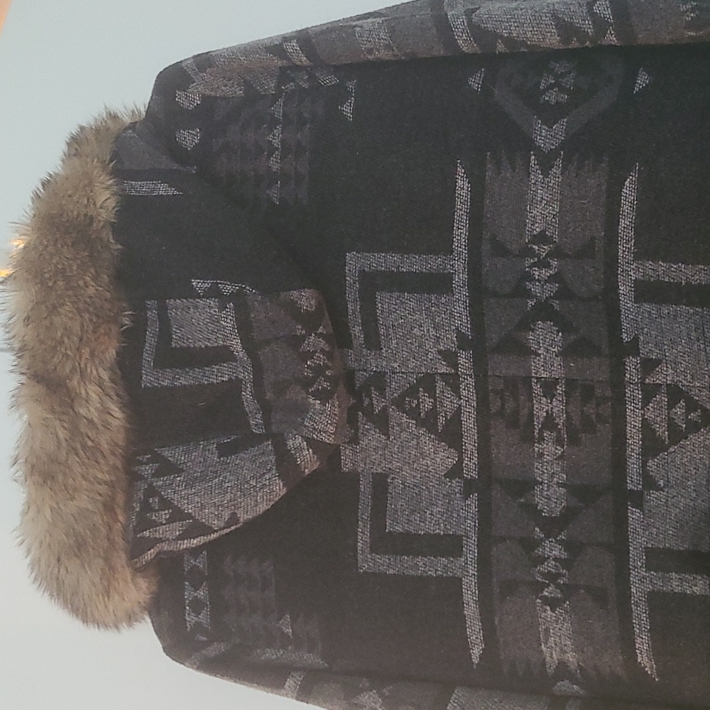 Aztec winter coat - Picture 5 of 8